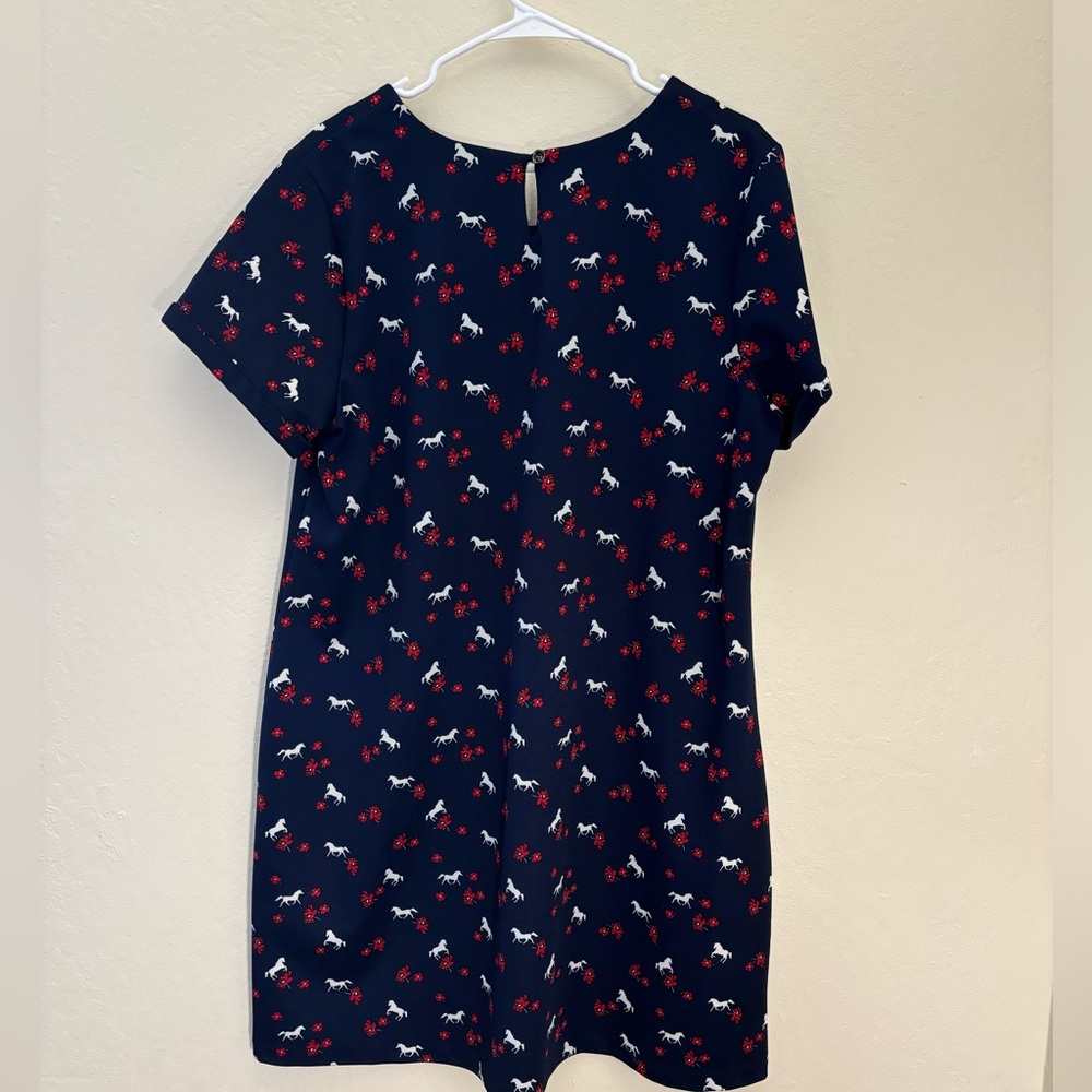 Patterned Shift Dress - Picture 3 of 4